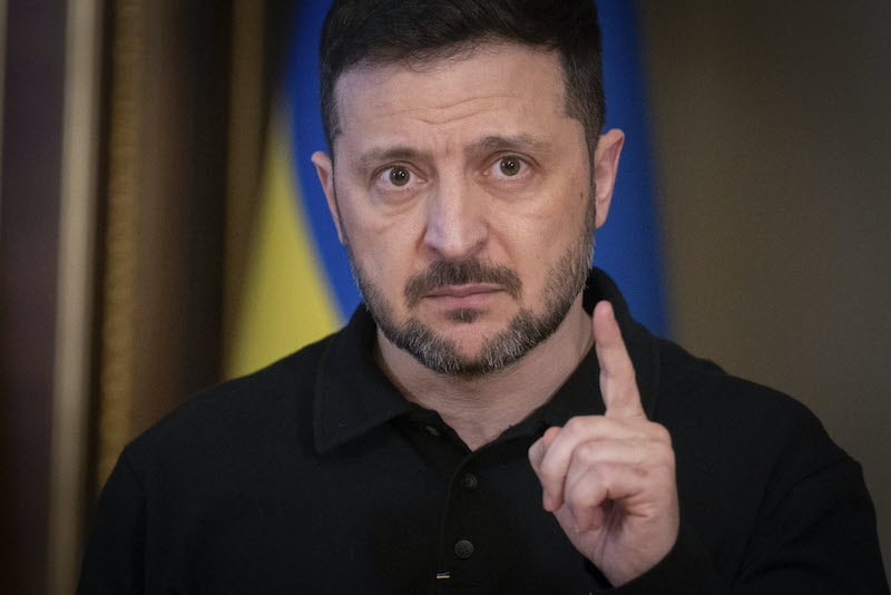 زيلينسكي يرفض لقاء بوتين في موسكو زيلينسكي يرفض لقاء بوتين في موسكو