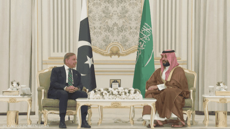 [خطأ في الصياغة] باكستان: برنامجنا النووي “سيكون متاحا” للسعودية