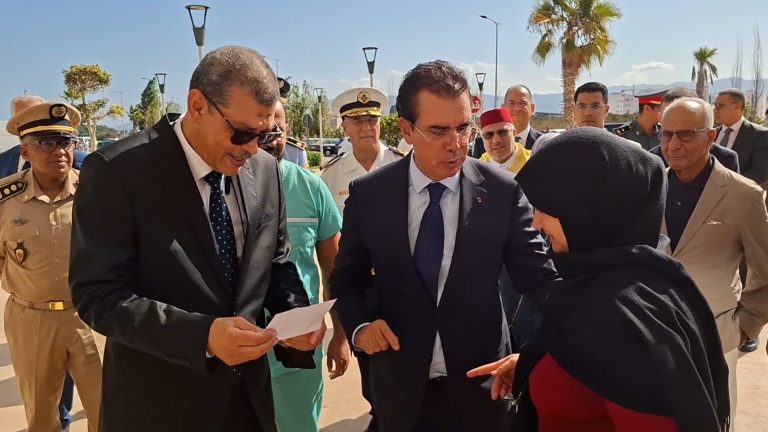 عامل الحسيمة يواكب مبادرة إنسانية كبرى لجراحة العيون(صورة)