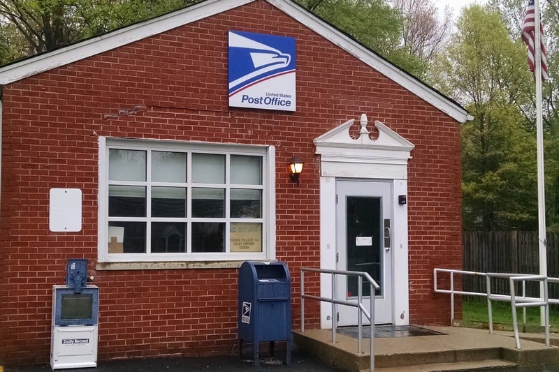 88 شركة بريد تعلق الخدمات مع أمريكا