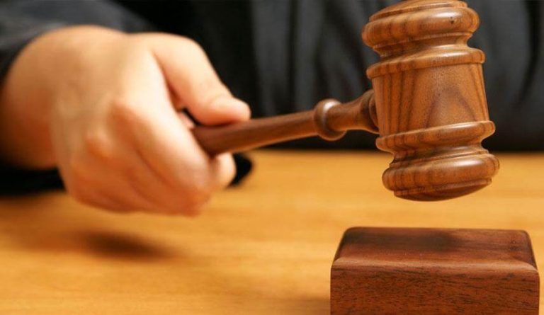 ساكنة آيت ولال بمكناس ترفع دعوى قضائية ضد مقاول حول تحويل قبو عمارة إلى قاعة رياضة