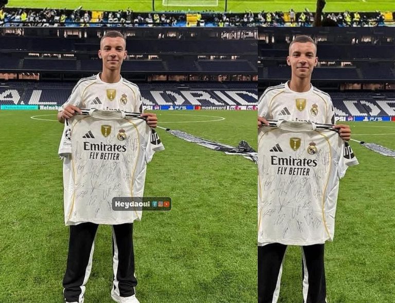 ريال مدريد يمنح الطفل المغربي عبد الرحيم أوحيدا شرف ضربة البداية