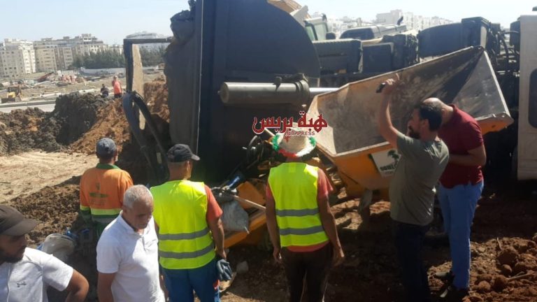 مقتل عامل في حادث انقلاب شاحنة بطنجة