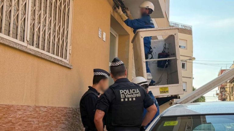 إسبانيا: إخلاء منزل محتَلّ بالقوة في إل فندريل