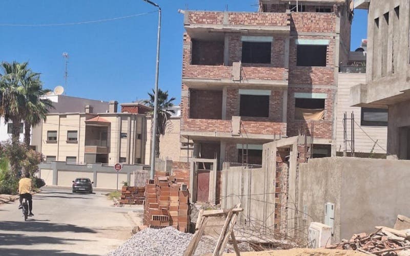 جدل عمراني بالناظور: ساكنة الفطواكي تشتكي لبناء عمارة، ومارشيكا تتحمل المسؤولية