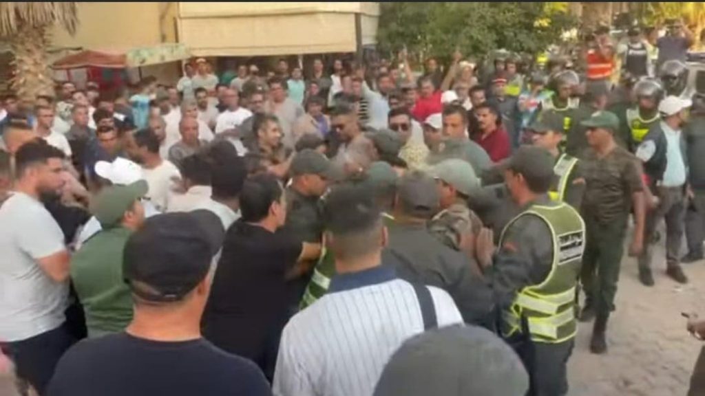 تاونات: السلطات تمنع وقفة احتجاجية وتصادر معدات صحفيين