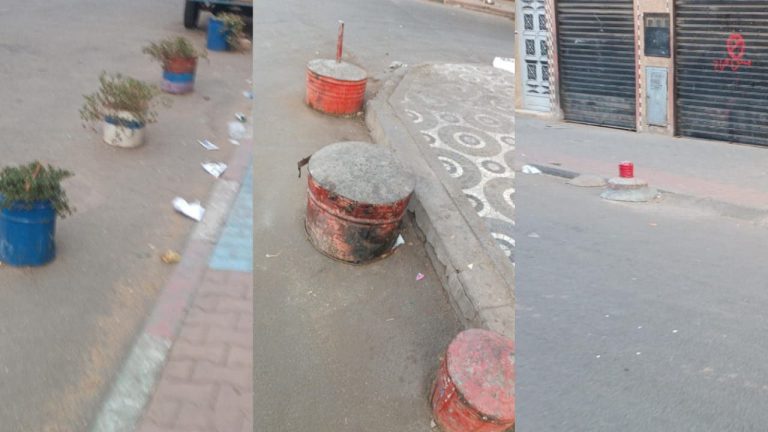فوضى في برشيد بسبب تثبيت قطع إسمنتية بجنبات الشوارع لمنع ركن السيارات