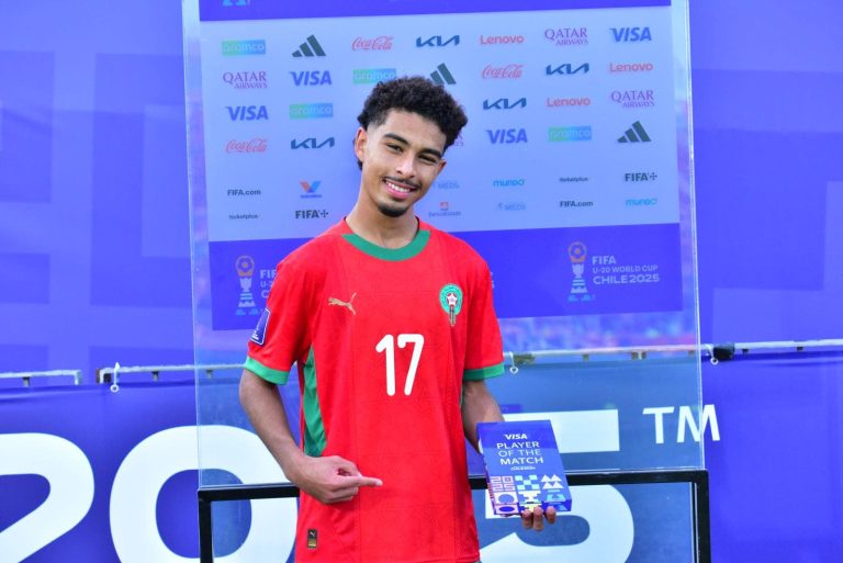 الفيفا تختار ياسين جاسيم أفضل لاعب في فوز المغرب على إسبانيا