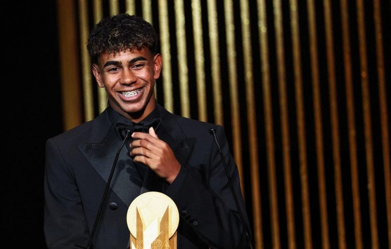 يامال يتوج مجدداً بجائزة كوبا لأفضل لاعب شاب