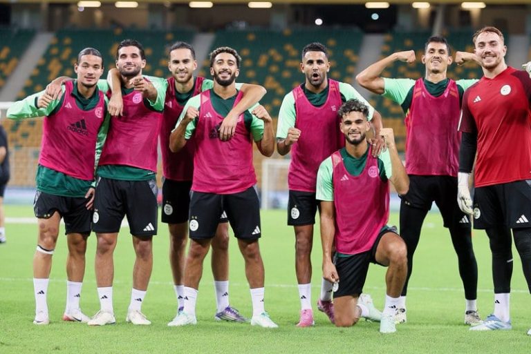 بعثة منتخب الجزائر تصل إلى البيضاء
