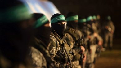 رسائل مشفرة وأماكن سرية.. هكذا تدفع "حماس" رواتب الموظفين بعد الحرب