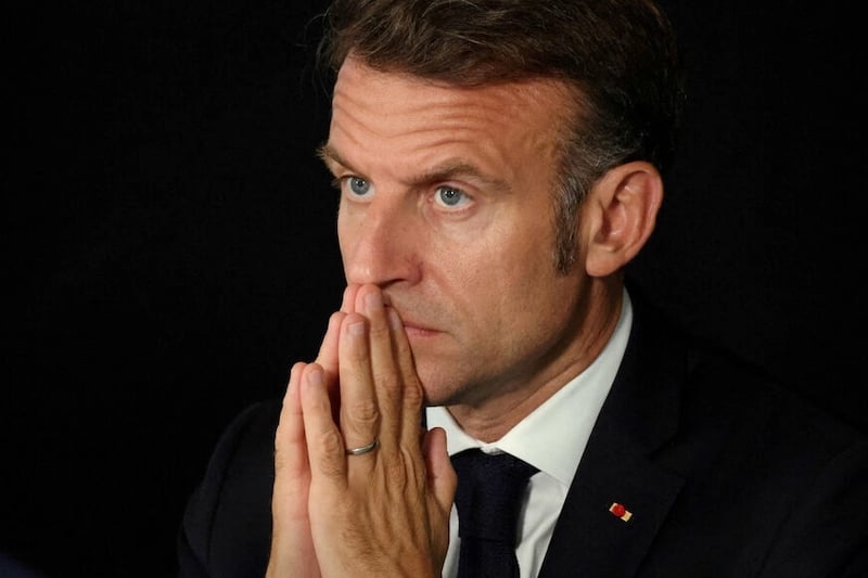 سياسي فرنسي: استقالة ماكرون هي الحلّ سياسي فرنسي: استقالة ماكرون هي الحلّ