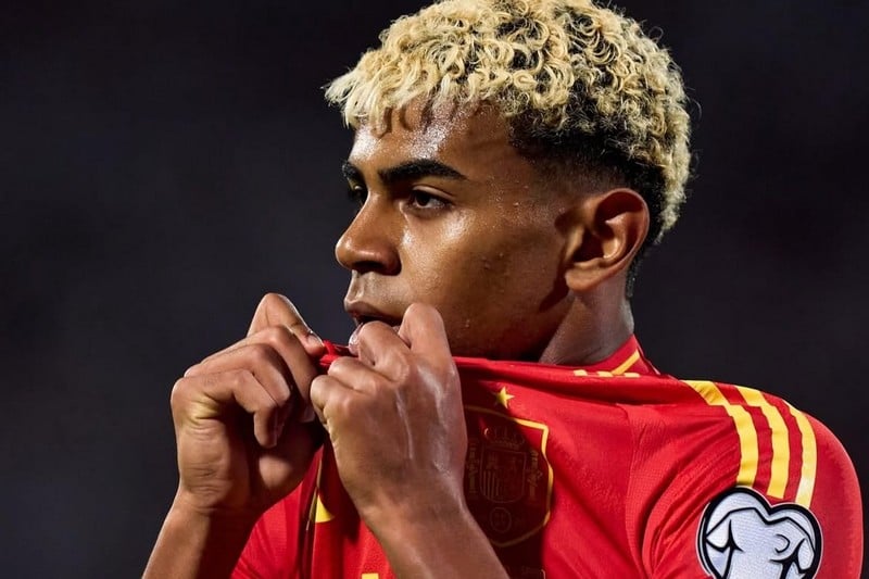 لامين يامال "يفجر" مخاوف برشلونة لامين يامال "يفجر" مخاوف برشلونة