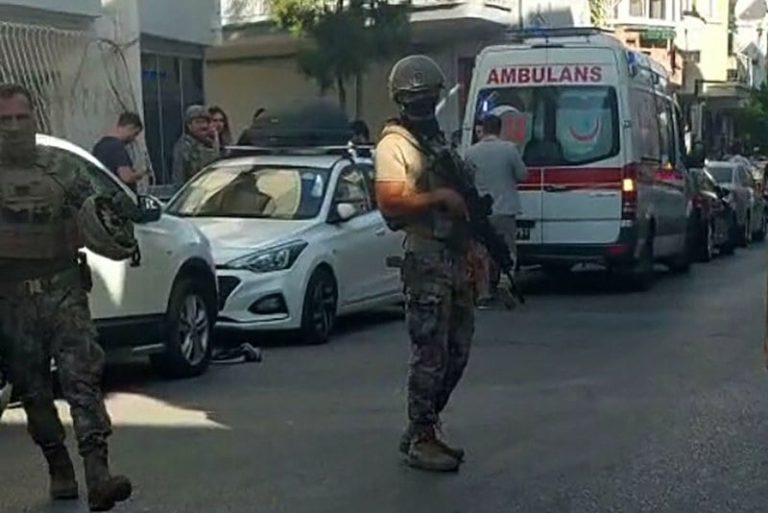 مقتل شرطيين تركيين في هجوم مسلح