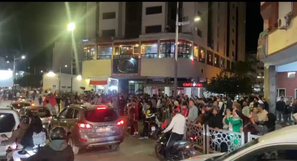 مكناس تنير شوارعها احتفاءً بالقرار الأممي الجديد بشأن الصحراء المغربية