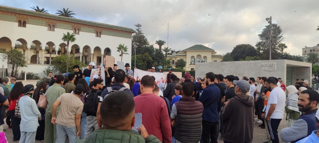 احتجاجات "زد" تدخل أسبوعها الثاني في مدن مغربية احتجاجات "زد" تدخل أسبوعها الثاني في مدن مغربية