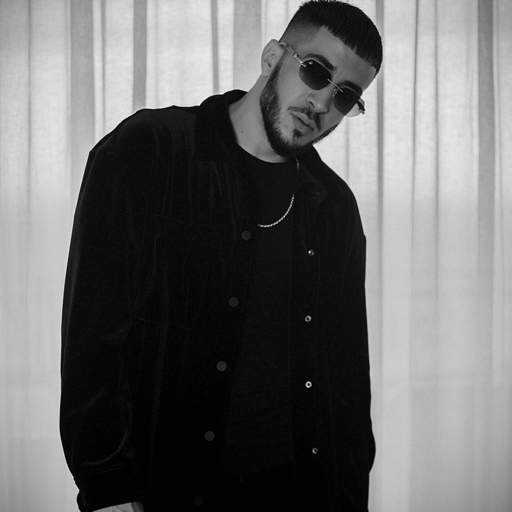 Mocci يعود بقوة بأغنية “Tes7arni” بمزيج من التراب سول والأفرو راي