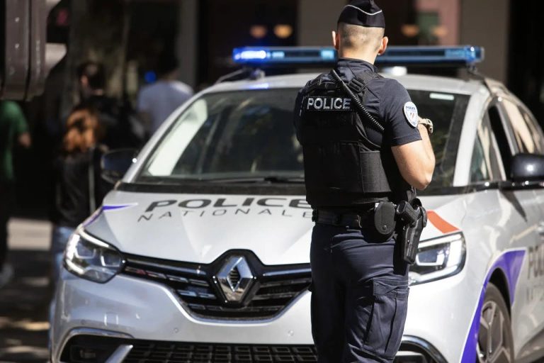 السجن المؤبد لجزائرية في فرنسا بتهمة قتل الطفلة لولا السجن المؤبد لجزائرية في فرنسا بتهمة قتل الطفلة لولا