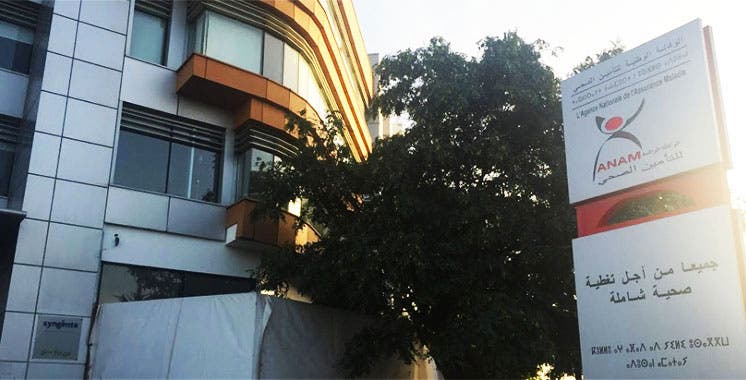 مواطن يناشد "لانام" لإنقاذ والدته المصابة بالسرطان بعد تأخر الموافقة على العلاج