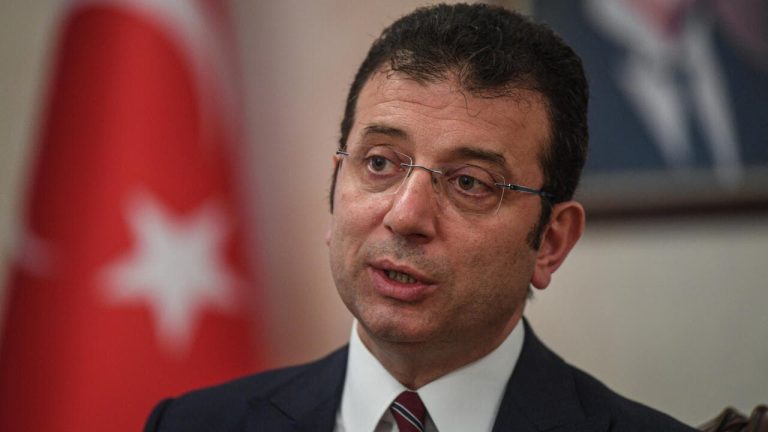 القضاء التركي يستدعي رئيس بلدية إسطنبول بتهمة التجسس القضاء التركي يستدعي رئيس بلدية إسطنبول بتهمة التجسس