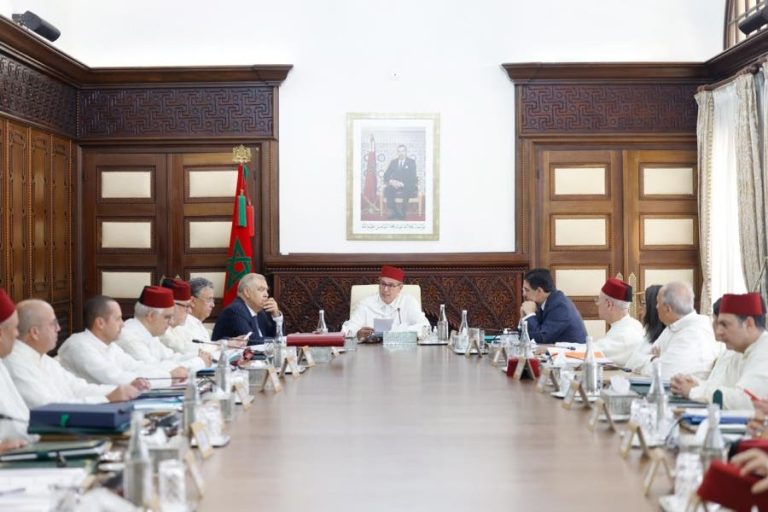 الحكومة تُقر تعيينات جديدة في مناصب عليا