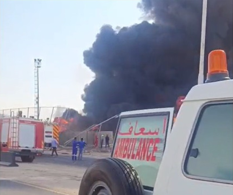 انفجار وحريق ضخم في مستودعات نفط بالبصرة يسفر عن ضحايا انفجار وحريق ضخم في مستودعات نفط بالبصرة يسفر عن ضحايا