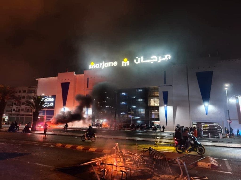 مواطن يروي تفاصيل "ساعتين من الرعب" داخل مرجان إنزكان خلال أحداث الشغب