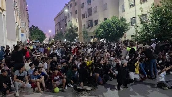 شباب فاس يرفعون صوتهم: "كفى فسادًا.. التغيير قادم"