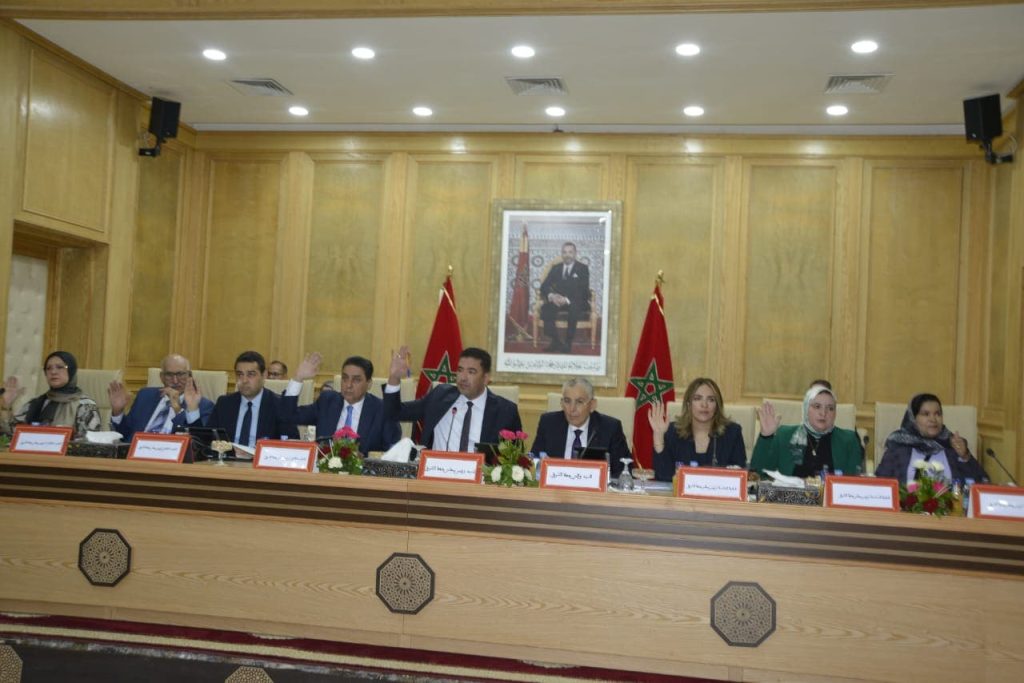 مجلس جهة الشرق يصادق على 80 نقطة لدعم مشاريع تنموية كبرى مجلس جهة الشرق يصادق على 80 نقطة لدعم مشاريع تنموية كبرى