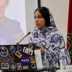 تلميذة مغربية من السمارة تزرع بذور عدس على سطح القمر بإشراف "ناسا"