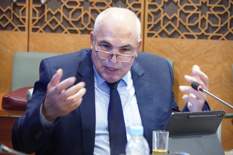 نائب برلماني يهاجم اختلالات الدخول المدرسي ويسائل الوزير عن “جيل الريادة”