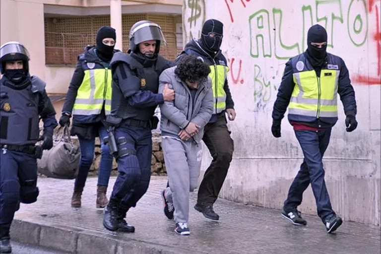 إحباط تهريب 3.2 أطنان من الحشيش من مليلية إلى إسبانيا إحباط تهريب 3.2 أطنان من الحشيش من مليلية إلى إسبانيا