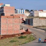 عامل إقليم الناظور يتدخل في أزمة رخص البناء ويسحب تراخيص مخالفة