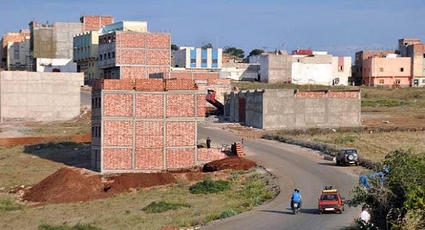 عامل إقليم الناظور يتدخل في أزمة رخص البناء ويسحب تراخيص مخالفة عامل إقليم الناظور يتدخل في أزمة رخص البناء ويسحب تراخيص مخالفة