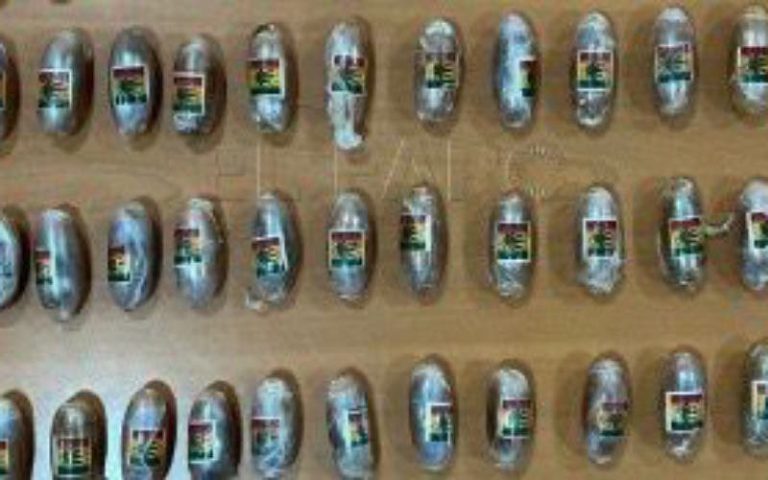 إحباط تهريب حشيش داخل أجساد مسافرين بمطار مليلية المحتلة