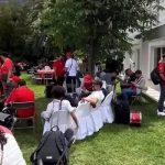 سفارة المغرب في الشيلي تحتفي بالمشجعين المغاربة بذبح عجل وتقديم ضيافة استثنائية