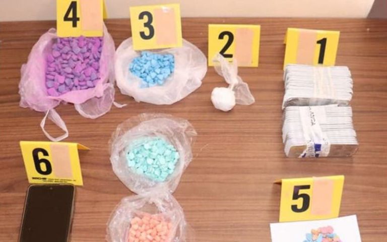 اعتقال شخصين بقلعة السراغنة للاشتباه في تورطهما بترويج المخدرات اعتقال شخصين بقلعة السراغنة للاشتباه في تورطهما بترويج المخدرات