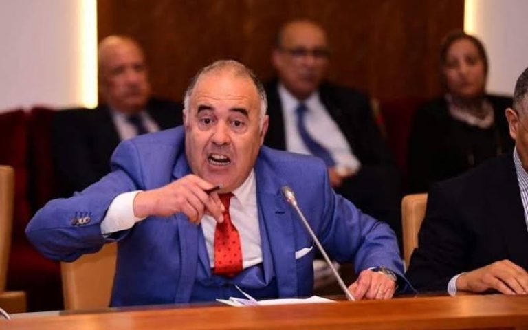 برلماني يدافع عن التويزي: "طحن الورق" مجازي ولا علاقة له بالدقيق المدعم برلماني يدافع عن التويزي: "طحن الورق" مجازي ولا علاقة له بالدقيق المدعم