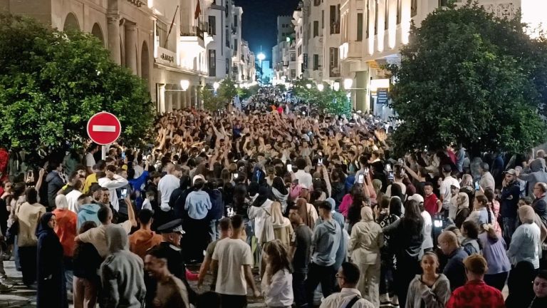 تطوان: وقفة احتجاجية سلمية تشيد بتعامل الأمن