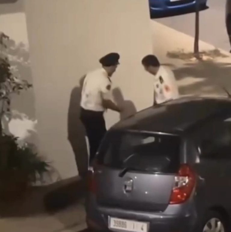 الأمن الوطني يفتح تحقيقًا في اعتداء شرطيين على شاب
