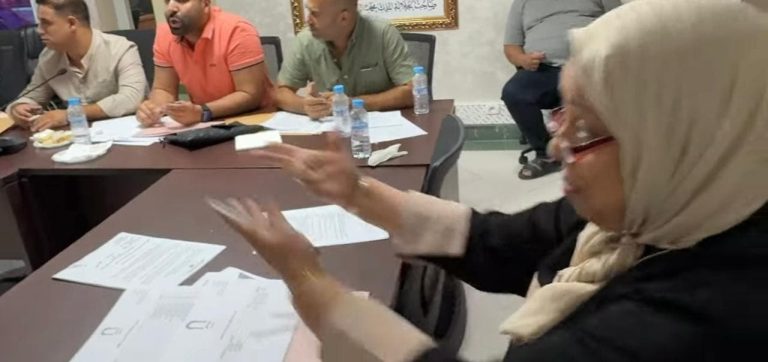 أموال الدعم تثير العاصفة داخل جماعة الناظور.. كسر كراسي واتهامات بالجملة