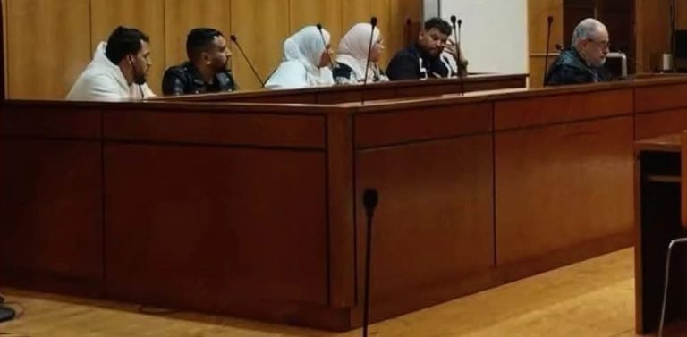 السجن لعائلة مغربية في إسبانيا بتهمة استغلال مهاجرين في الزراعة