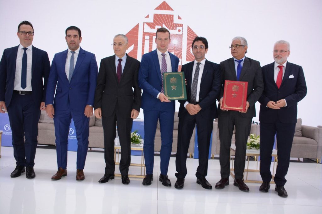 جامعة محمد الأول بوجدة توقع اتفاقية مع "هيرشمان أوتوموتيف" لتعزيز التعاون في قطاع السيارات جامعة محمد الأول بوجدة توقع اتفاقية مع "هيرشمان أوتوموتيف" لتعزيز التعاون في قطاع السيارات