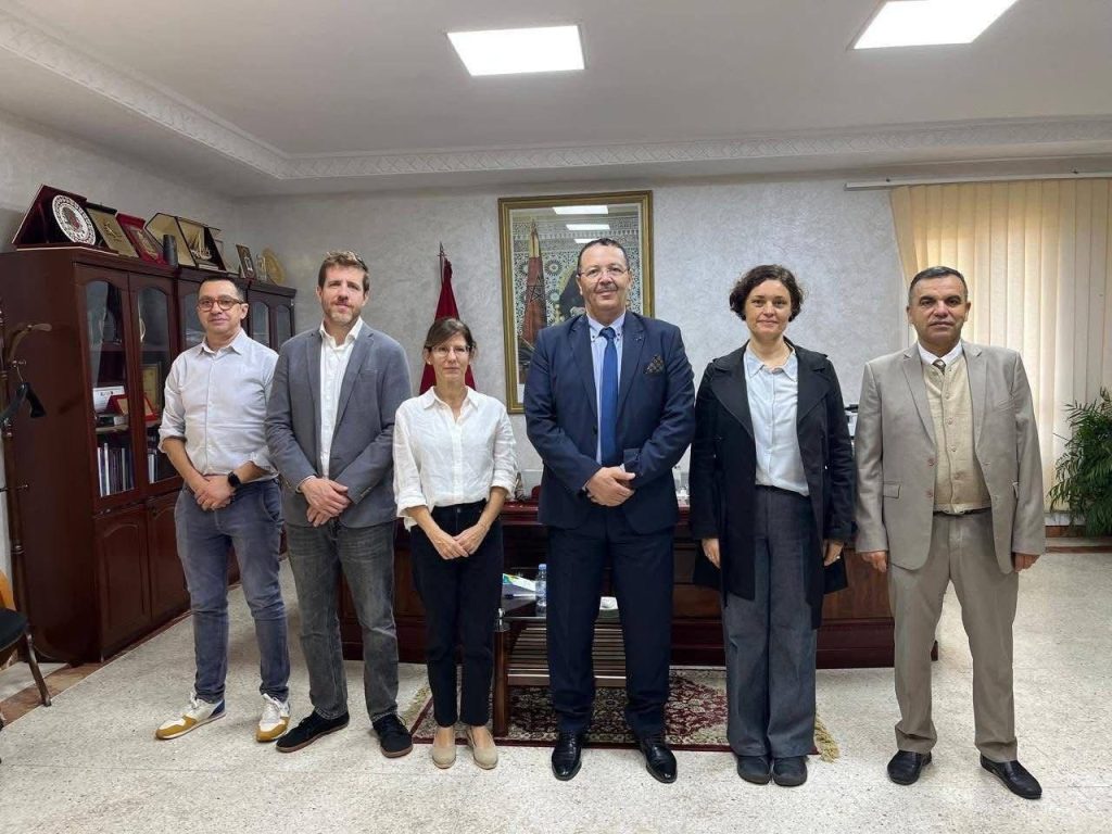 رئيس جماعة تطوان يستقبل وفدًا من بلدية برشلونة لتعزيز أواصر التعاون والشراكة رئيس جماعة تطوان يستقبل وفدًا من بلدية برشلونة لتعزيز أواصر التعاون والشراكة