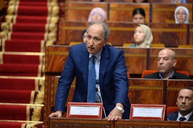برادة يبشر الأساتذة: “الترقية أصبحت على سنتين.. والأستاذ ممكن يولي يشد 14 الف درهم فسن 40 عام”