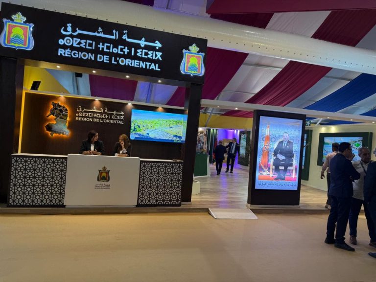 جهة الشرق تبرز بقوة في معرض التمور بأرفود وتستعرض مشاريع تنموية كبرى جهة الشرق تبرز بقوة في معرض التمور بأرفود وتستعرض مشاريع تنموية كبرى