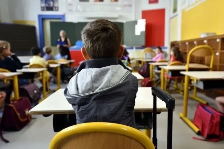 فيدرالية آباء التلاميذ بالناظور تحذر من مخاطر تهدد الأبناء داخل المدارس