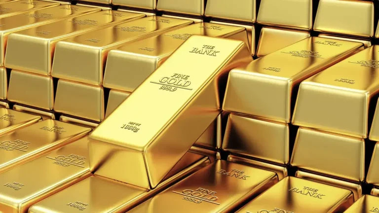 الذهب يتراجع مع صعود الدولار وترقب بيانات التضخم الأمريكية