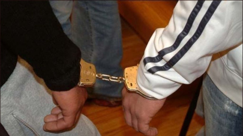 الناظور: توقيف شخصين بحوزتهما مخدرات وأسلحة بيضاء قرب ميناء بني انصار