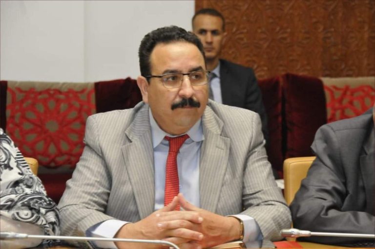 برلماني يدافع عن أداء الحكومة في مناقشة قانون المالية الجديد برلماني يدافع عن أداء الحكومة في مناقشة قانون المالية الجديد